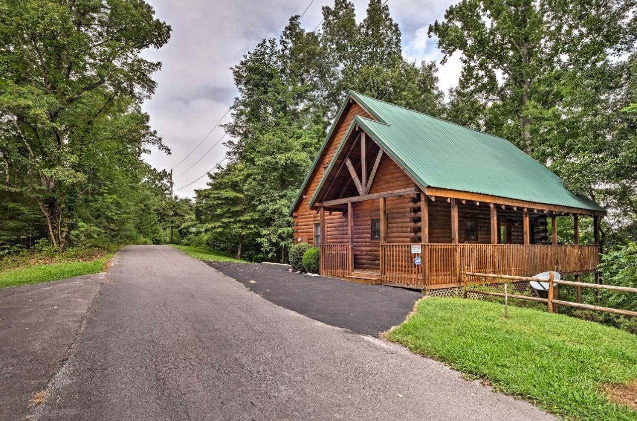 Вилла Pigeon Forge Cabin With Hot Tub, Grill And Pool Table! Севьервилл Экстерьер фото